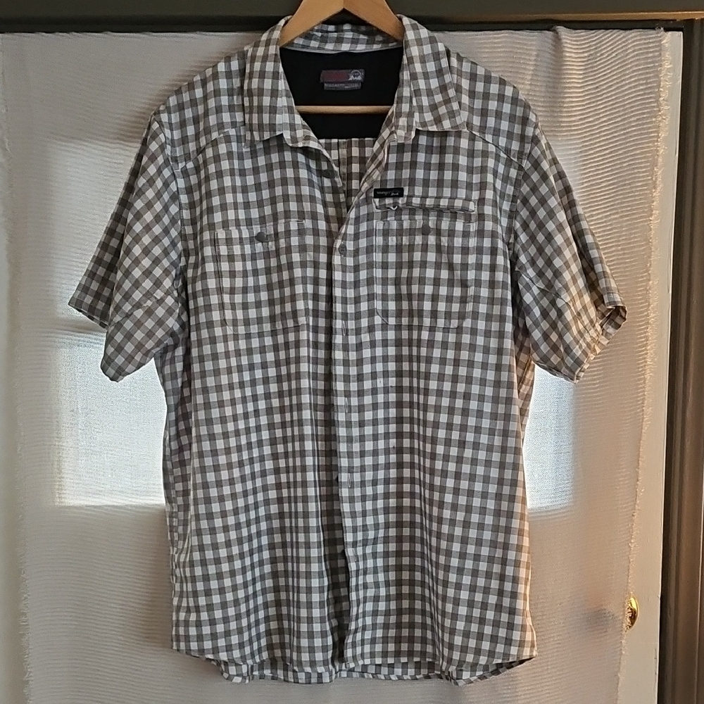 Wrangler Men's Gray Plaid Button Down Shirt